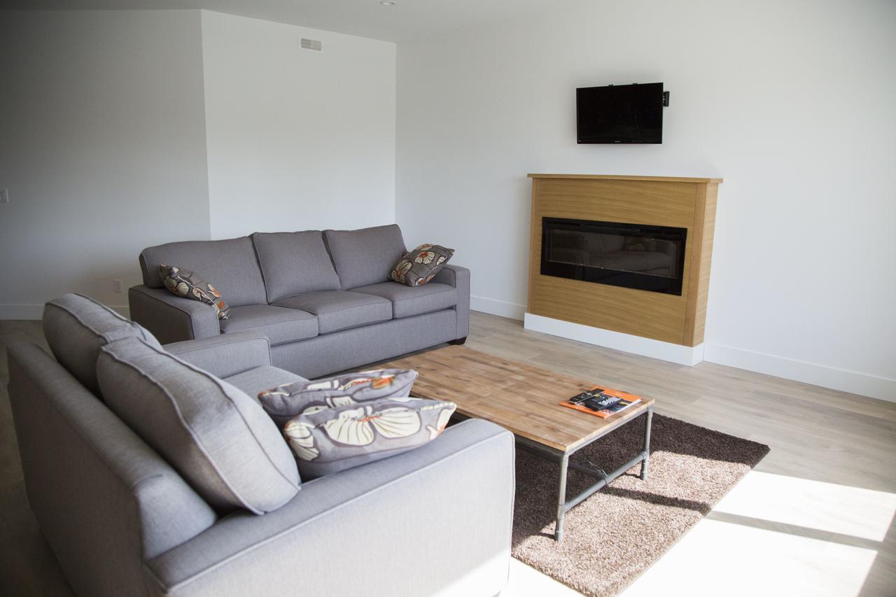 Pacific Point Market And Suites Powell River Eksteriør bilde