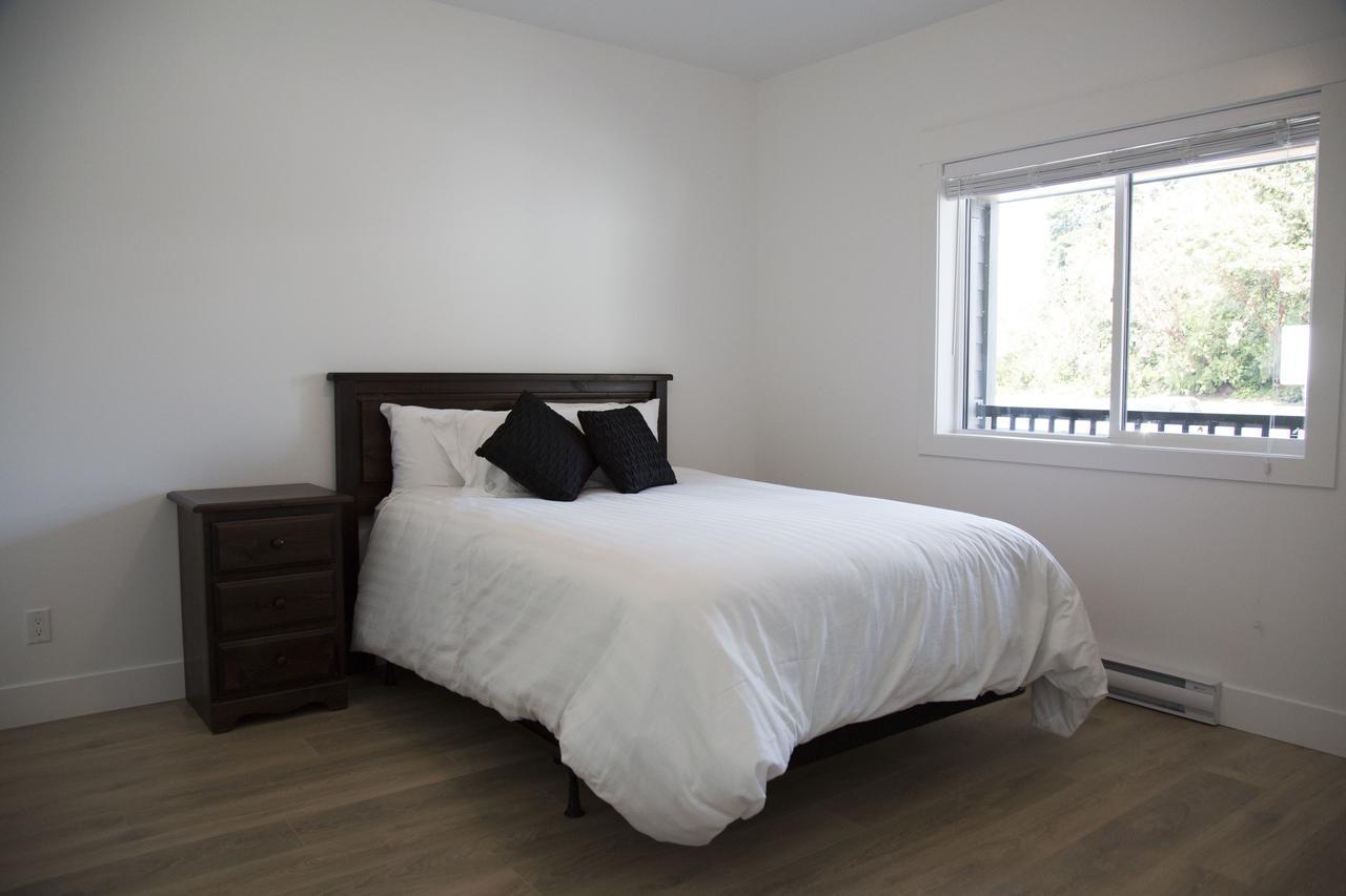 Pacific Point Market And Suites Powell River Eksteriør bilde